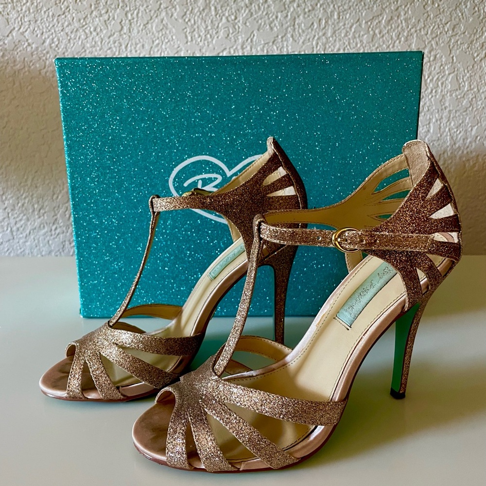 Blue by Betsy Johnson 
Gold Glitter 
4 inch heel 
Size: 6